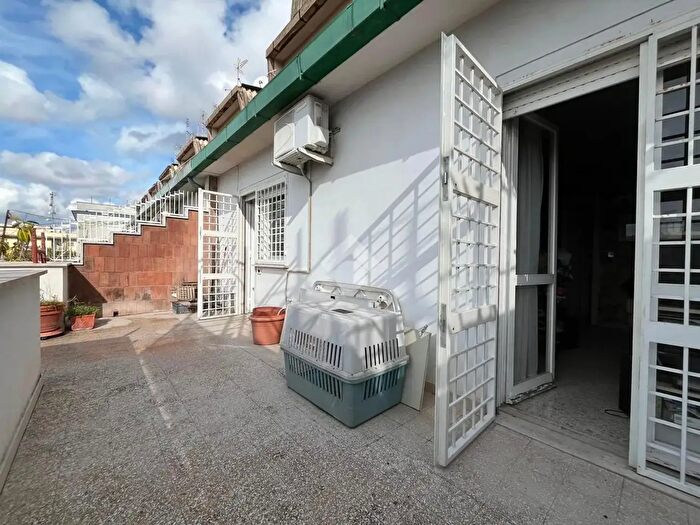 Appartamento trilocale in vendita in Via Salvatore di Giacomo, Roma