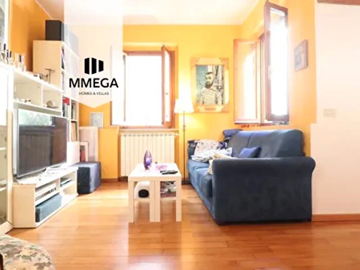 Appartamento con 6 locali in vendita in Via Reginaldo Giuliani, Firenze