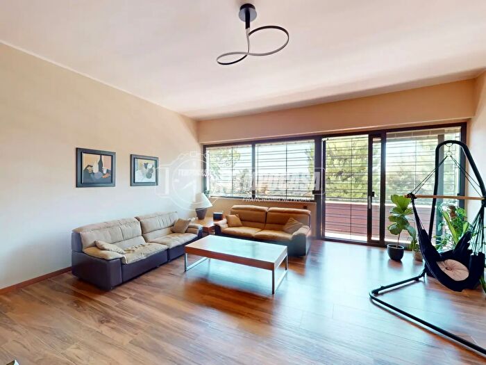 Casa con 6 locali in vendita in Via Pietro Minnucci, Fermo