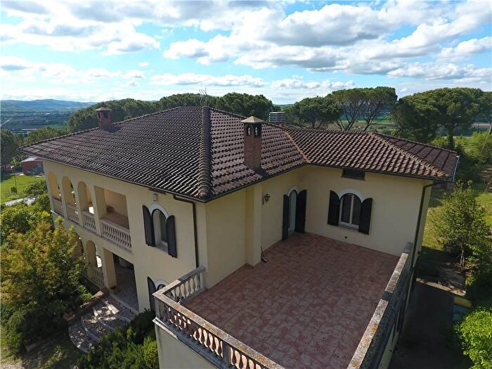 Casa con 11 locali in vendita in Fraz Via Tevere, Collazzone