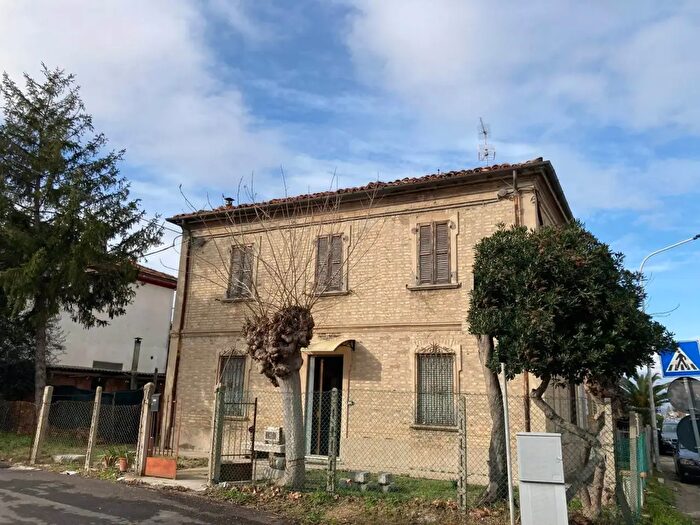 Casa quadrilocale in vendita in Via della Pineta, Fano