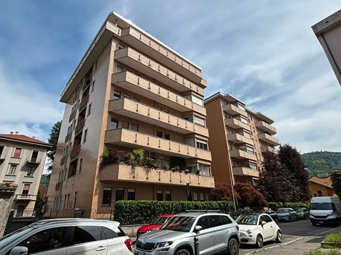 Appartamento quadrilocale in affitto in Via Morazzone Pier Francesco Mazzucchelli, Como