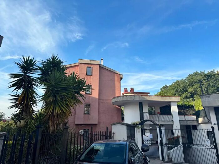 Appartamento trilocale in vendita in Via Panoramica, Salerno