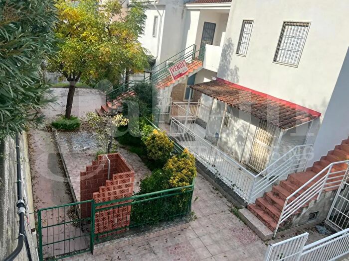 Appartamento quadrilocale in vendita in Via Cesare Pavese Snc, Calopezzati