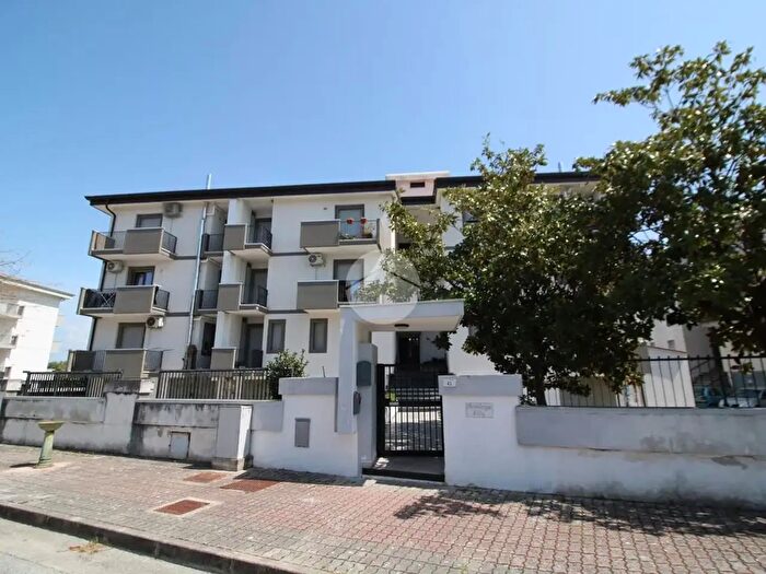 Appartamento trilocale in vendita in Via Parco dei Tigli, Capaccio