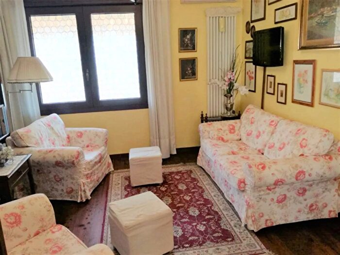 Casa quadrilocale in vendita in Borgo Monte Grappa, Castelfranco Veneto