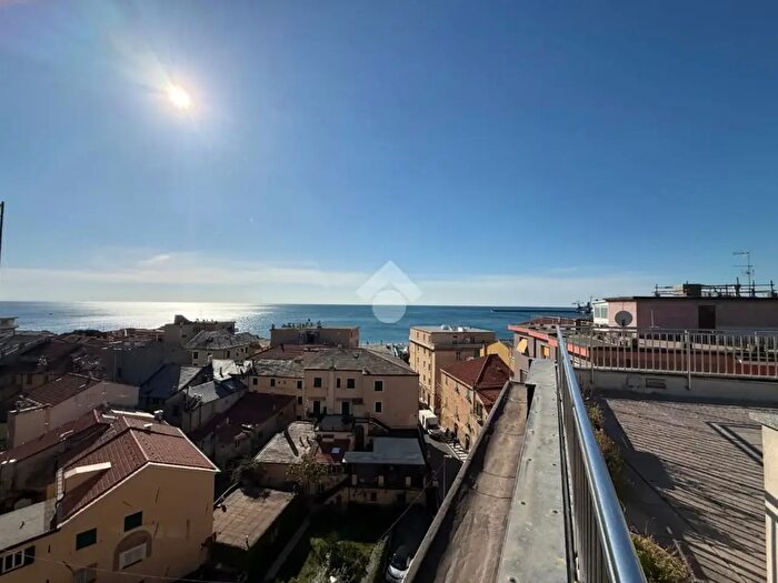 Appartamento quadrilocale in vendita in Via dei Ceramisti, Albissola Marina