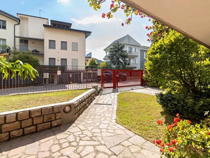 Casa con 5 locali in vendita in Via Raboni, Bergamo