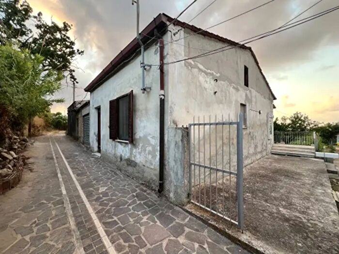 Casa trilocale in vendita in Piazza Venezia, Briatico