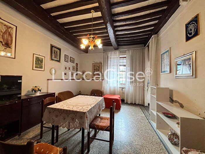 Casa con 6 locali in vendita in di Vaccoli, Lucca