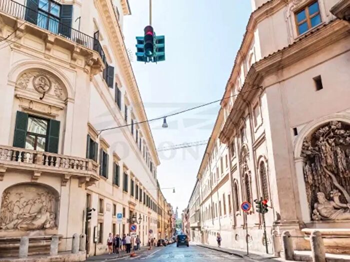 Appartamento quadrilocale in vendita in Via delle Quattro Fontane, Roma