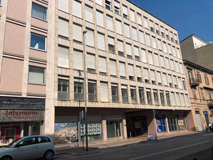 Appartamento trilocale in affitto in CORSO MARTIRI DELLA LIBERAZIONE, Centro, Lecco