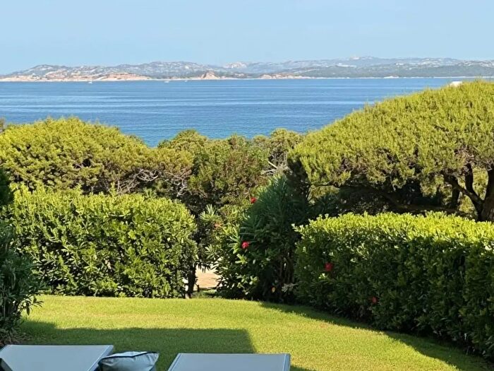 Appartamento trilocale in vendita in Arzachena