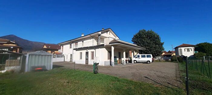 Appartamento con 7 locali in vendita in Via Almese, Avigliana