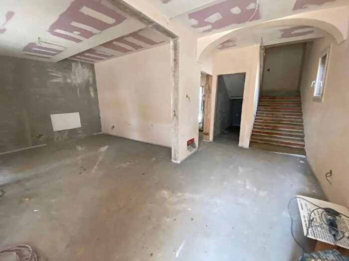 Casa con 7 locali in vendita in Viale della Repubblica Snc, Santa Maria A Monte