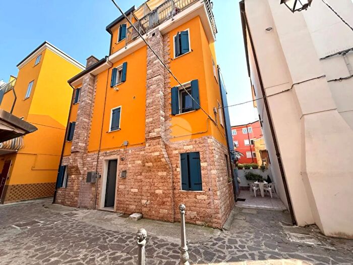 Appartamento quadrilocale in vendita in Via Sottomarina, Chioggia