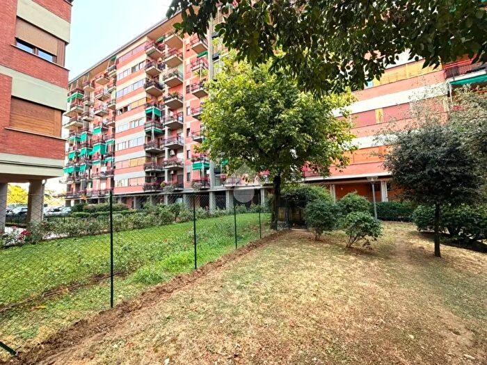 Appartamento con 5 locali in affitto in Viale a Guidoni, Firenze