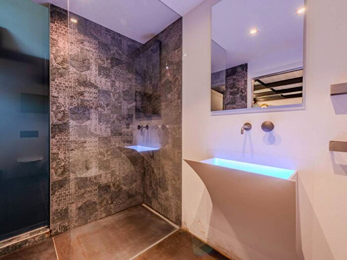 Appartamento trilocale in affitto in Via Vivaio, Palestro, Milano