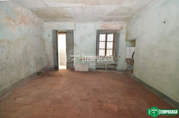 Casa trilocale in vendita in Via Vanchiglia, Rocca Canavese