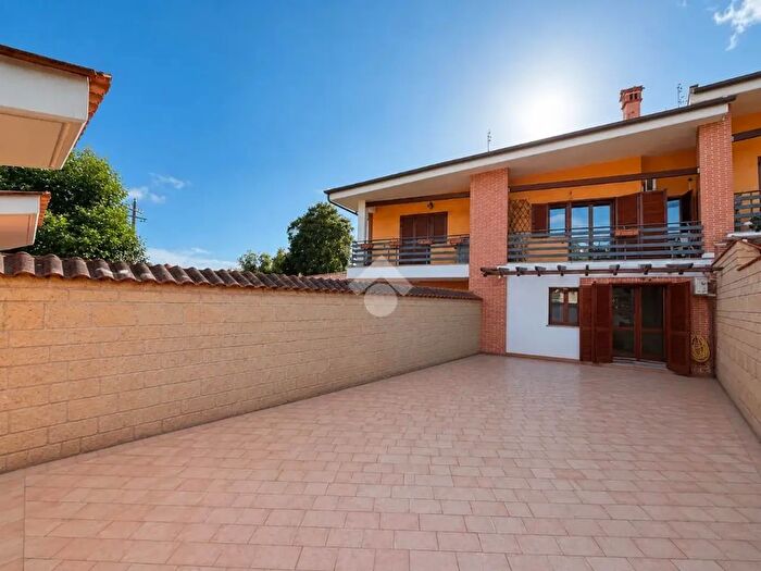 Casa con 7 locali in vendita in Via Vigne Nuove, Genzano Di Roma