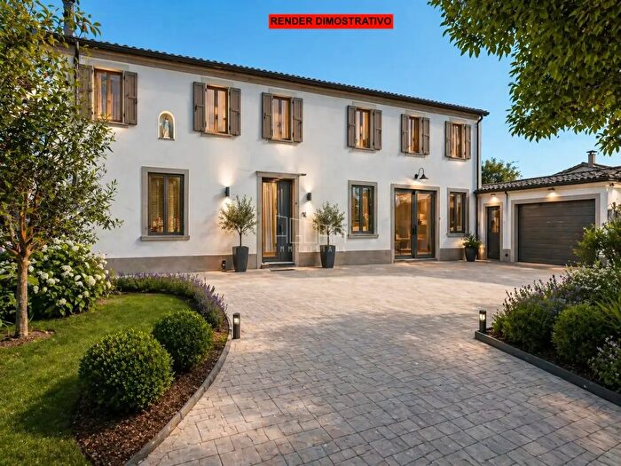 Casa con 10 locali in vendita in Via Ponte Santa Croce, Rovigo