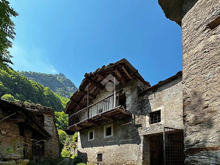 Casa con 5 locali in vendita in Località Malpertus, Bobbio Pellice