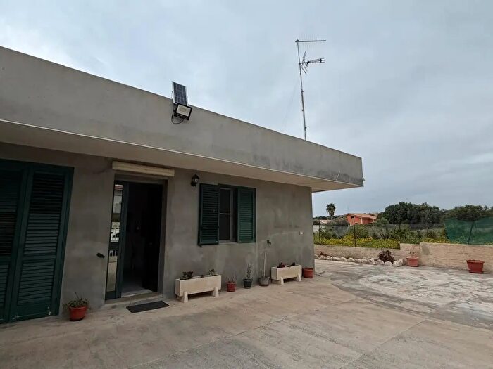 Casa con 5 locali in vendita in Via del Sambuco, Pozzallo