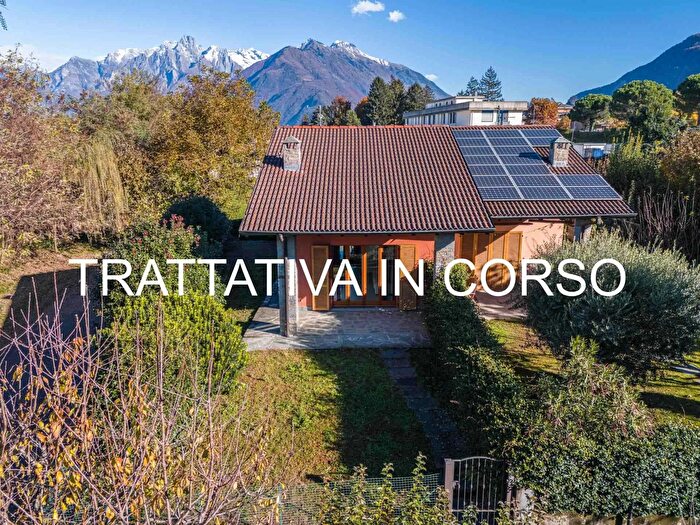 Casa quadrilocale in vendita in Via Nazionale Sud, Colico