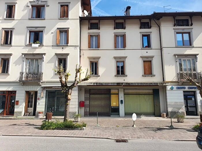 Appartamento trilocale in vendita in Via G Marconi, Arta Terme