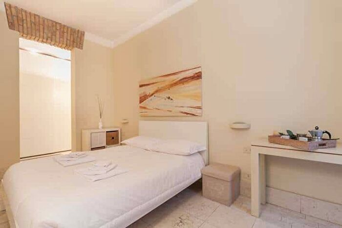 Appartamento trilocale in affitto in Borgo Pio, Borgo, Roma