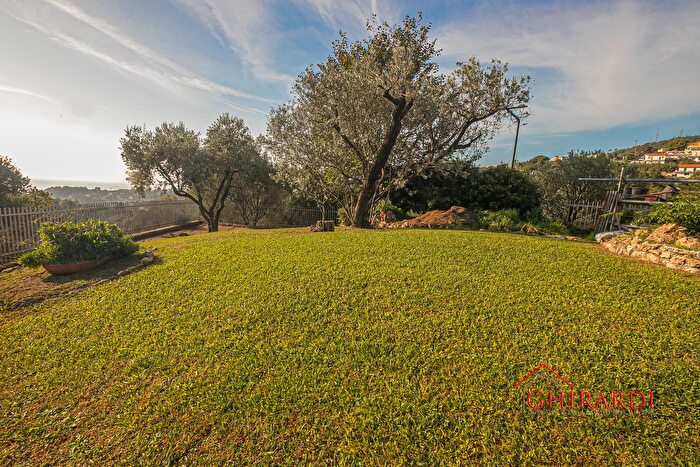 Casa con 5 locali in vendita in Via Cantalupo, Varazze