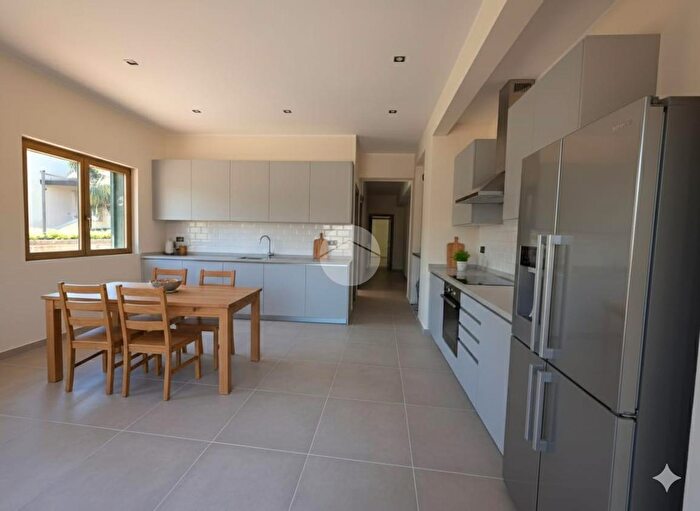 Appartamento trilocale in vendita in Via Isparelle, Montesarchio