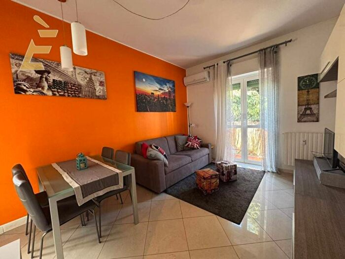 Appartamento bilocale in affitto in Via Marco D'Agrate, Corvetto, Milano
