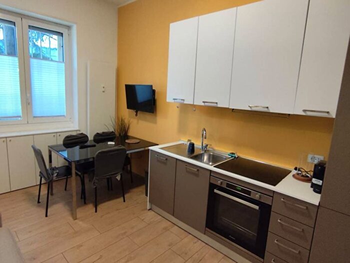 Appartamento bilocale in affitto in Via Tortona, Solari, Milano