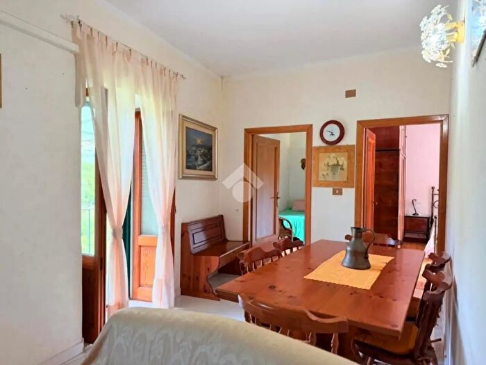 Appartamento trilocale in vendita in Via del Serrecchio, Torri In Sabina