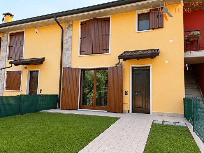 Appartamento bilocale in vendita in Via Stradel Basso, Nogarole Rocca