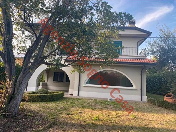 Casa con 10 locali in vendita in Zona San Lorenzo in Noceto Forli ForliCesena, Forli