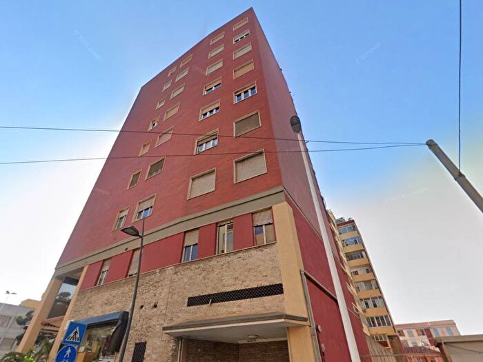 Appartamento con 6 locali in vendita in Via Diego Gregorio Cadello, Is Mirrionis, Cagliari