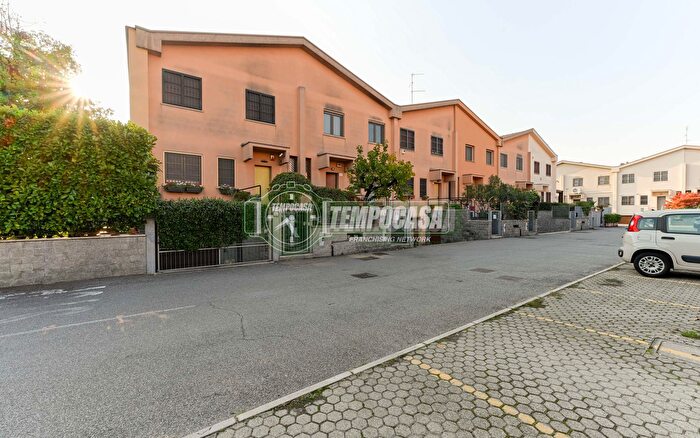 Casa quadrilocale in vendita in Via dellOntano, Rodano