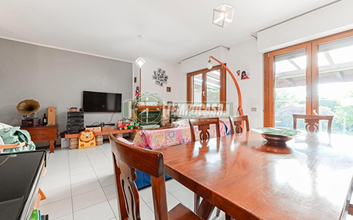 Case in Vendita e in Affitto - 3