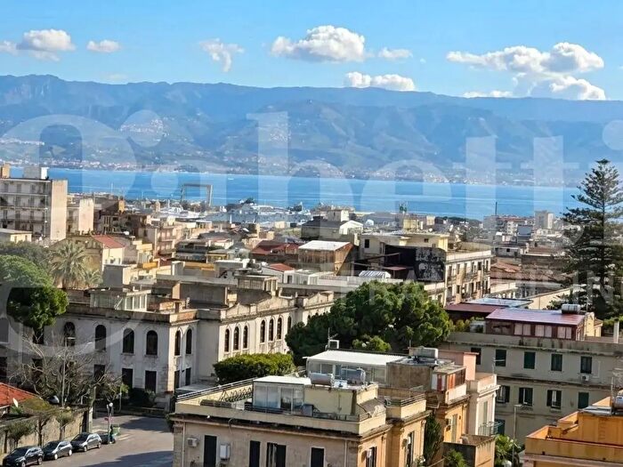 Appartamento con 5 locali in vendita in Via Scite, Messina