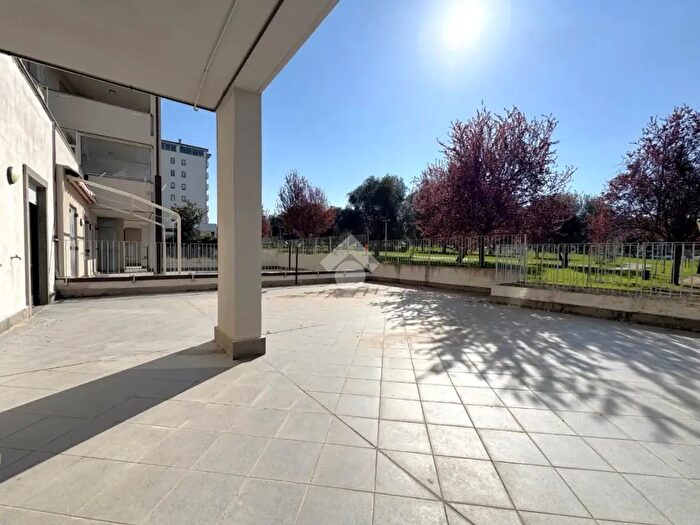 Appartamento trilocale in vendita in Via Raffaello, Viterbo