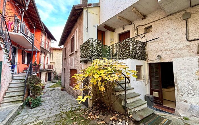 Appartamento con 5 locali in vendita in Via per Levo, Stresa