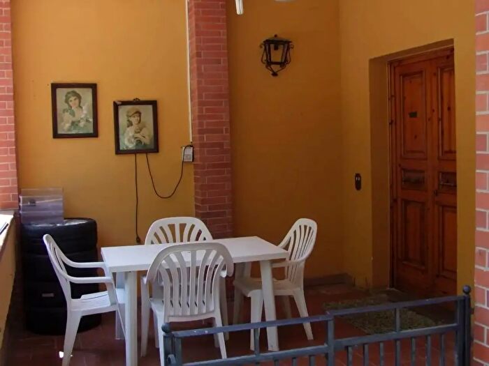 Appartamento con 7 locali in affitto in Londa