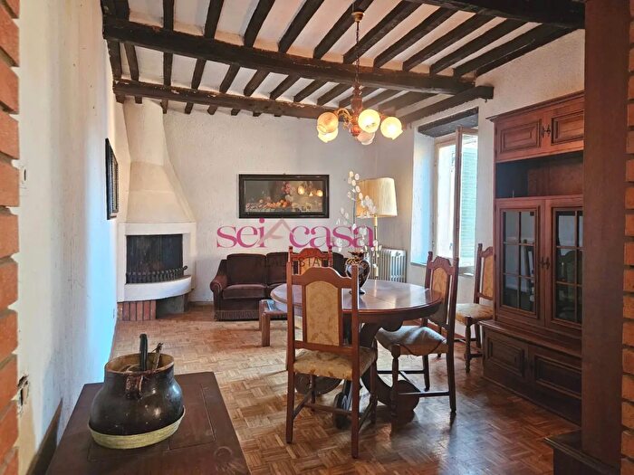 Casa con 15 locali in vendita in Scalvaia, Monticiano
