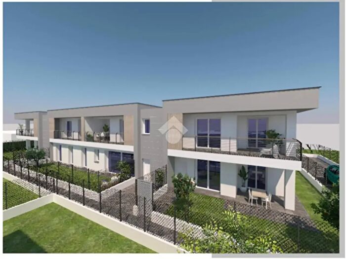 Appartamento trilocale in vendita in Via Resegone, Bregnano