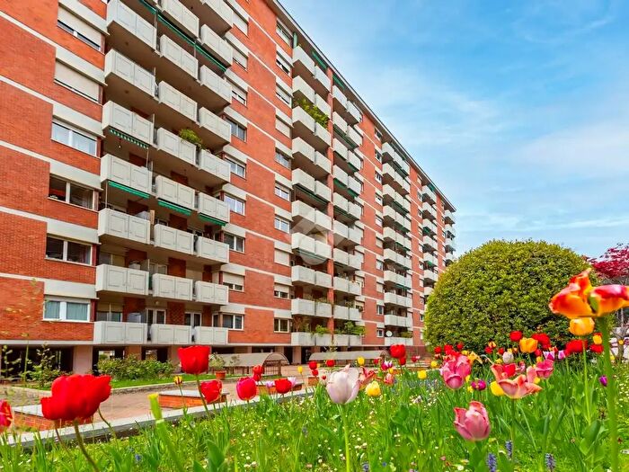 Appartamento quadrilocale in vendita in Via Buenos Aires, Torino