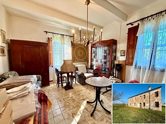 Casa con 12 locali in vendita in Via Canal Fusignano, Alfonsine