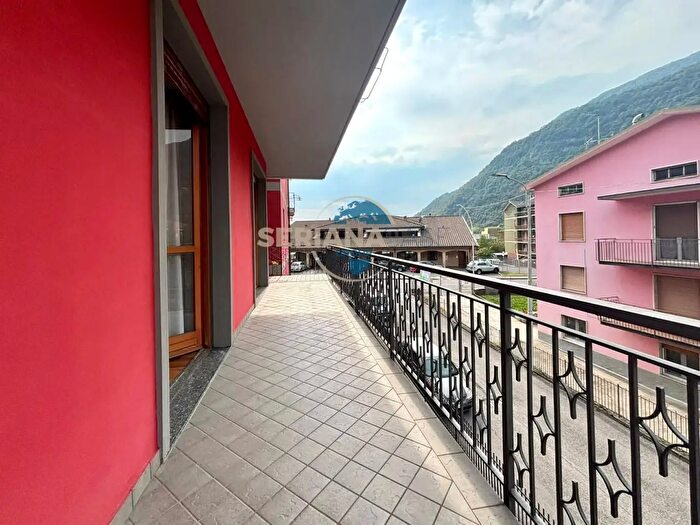 Appartamento trilocale in vendita in Via Guglielmo Marconi, Cene