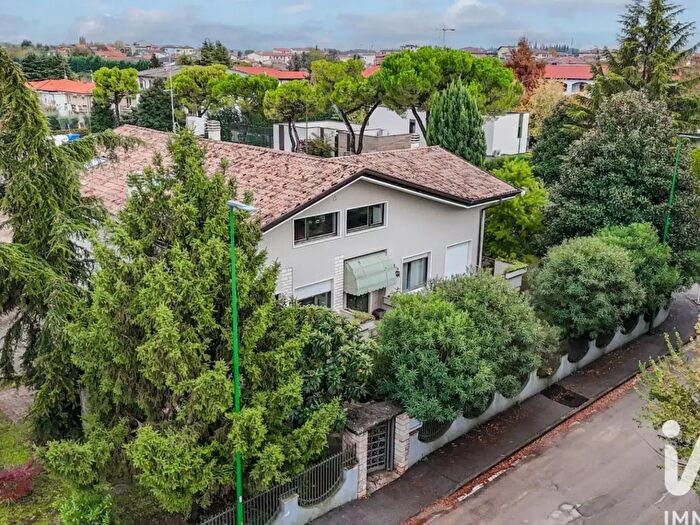 Casa con 14 locali in vendita in Via Via degli Alpini, Peschiera Del Garda